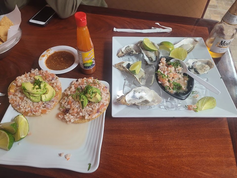 Ostiines Y Tostadas De Ceviche De Pescado